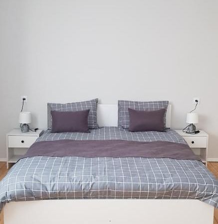 Nia'S Apartment Tbilisi ภายนอก รูปภาพ